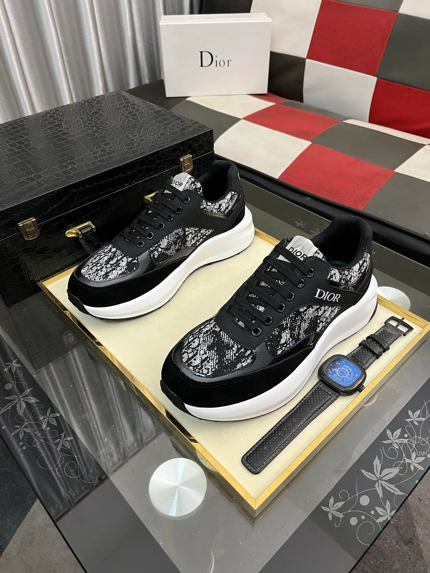 Men's men's shoes💰440⌚️⌚️[Dior] 25ss new product B01 moral training shoes. The toe dimensions of the couple's style are a bit wider. The upper foot comfort is perfect. The threads are beautiful. Perfectly suitable for trousers. Decorated with various classic details. Ideal for daily looks. Can be matched with various casual items to create exquisite looks. Fabric: top layer cowhide/lining sheepskin TPU original outsole Code number: 38-444️⃣Colors available